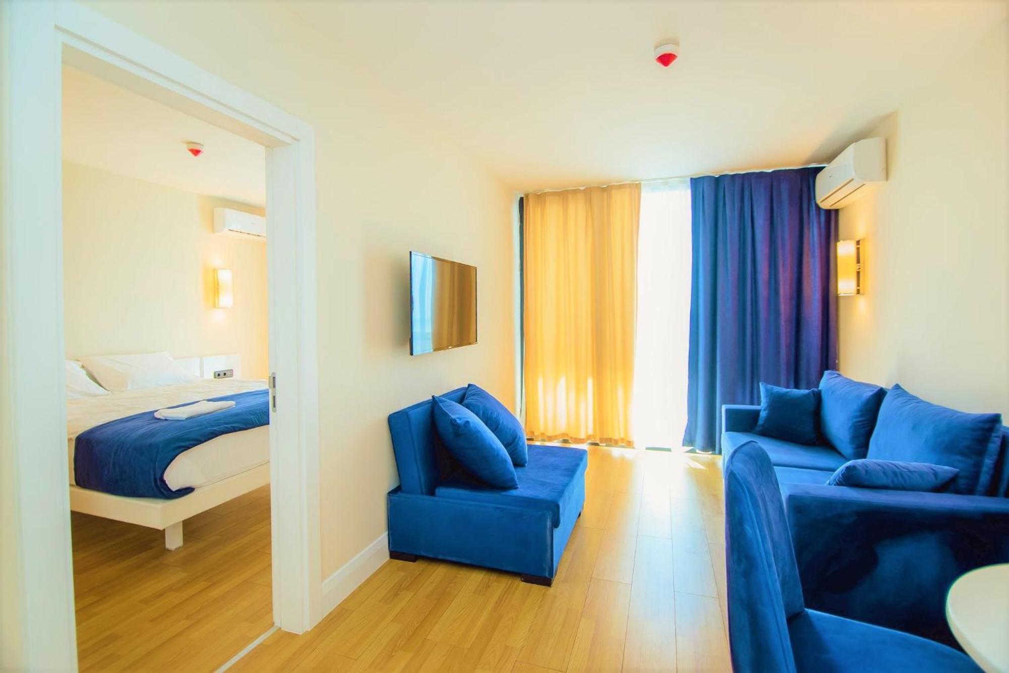 Elegance Sea View Aparthotel In Orbi City Batumi Eksteriør billede