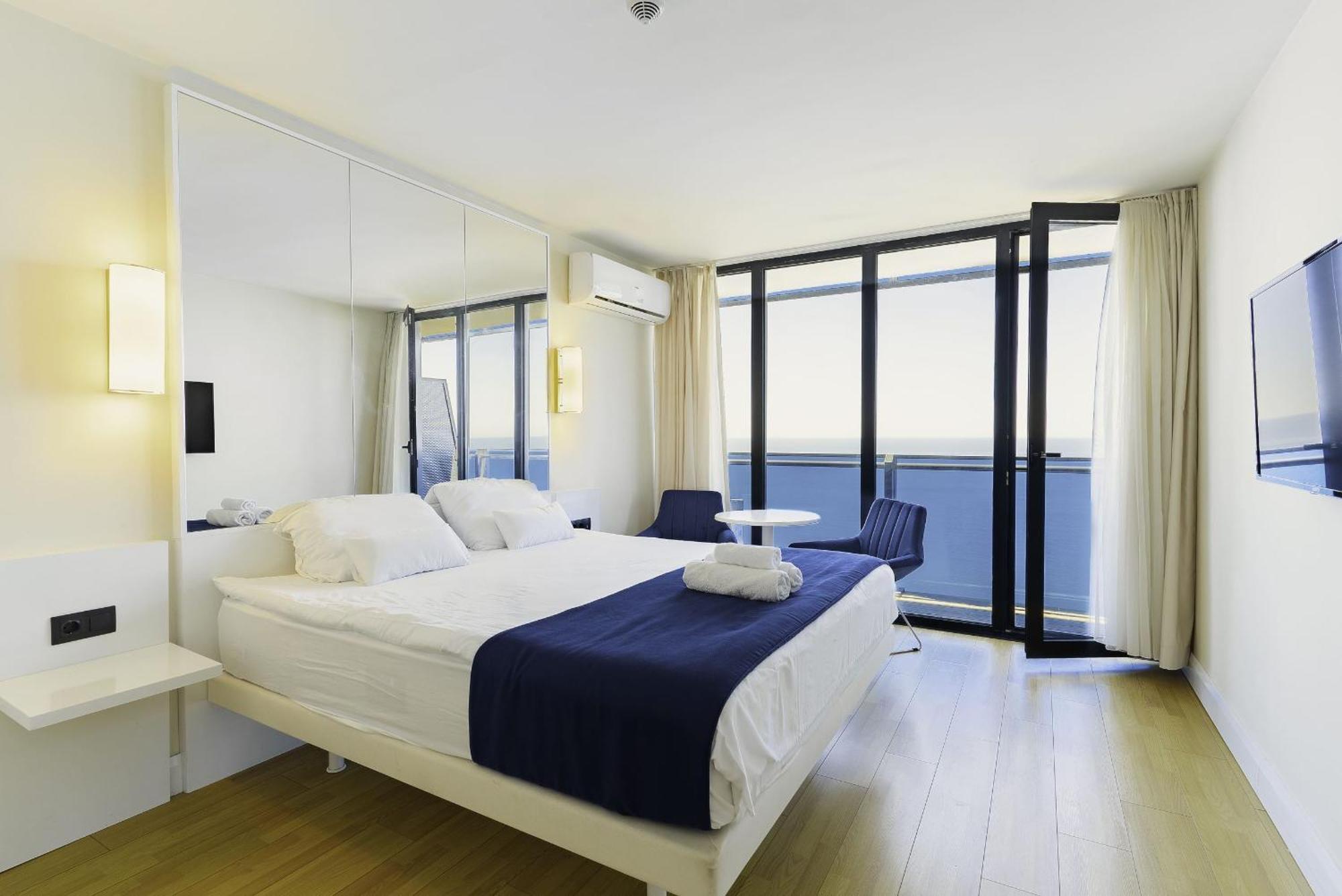 Elegance Sea View Aparthotel In Orbi City Batumi Eksteriør billede