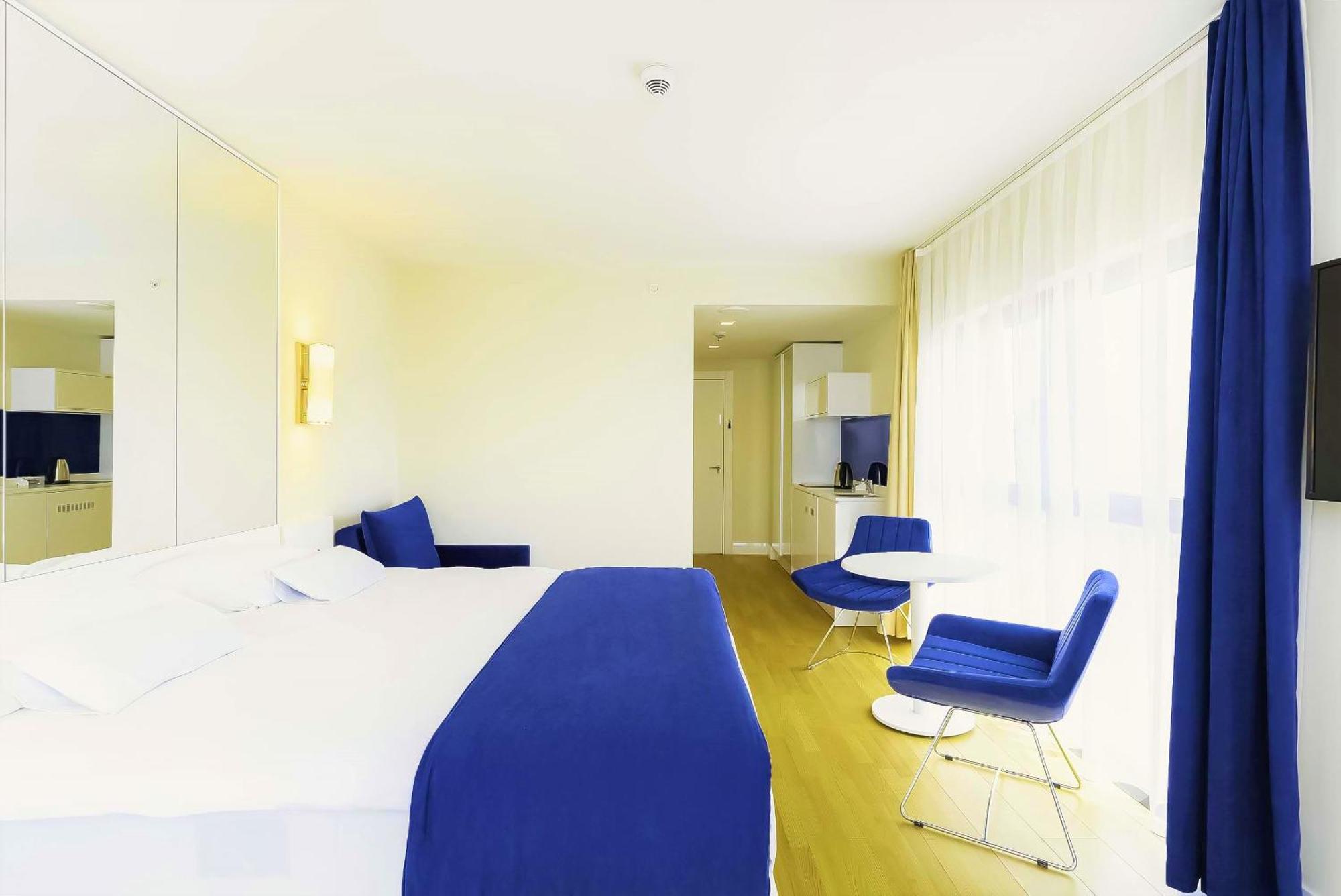 Elegance Sea View Aparthotel In Orbi City Batumi Eksteriør billede