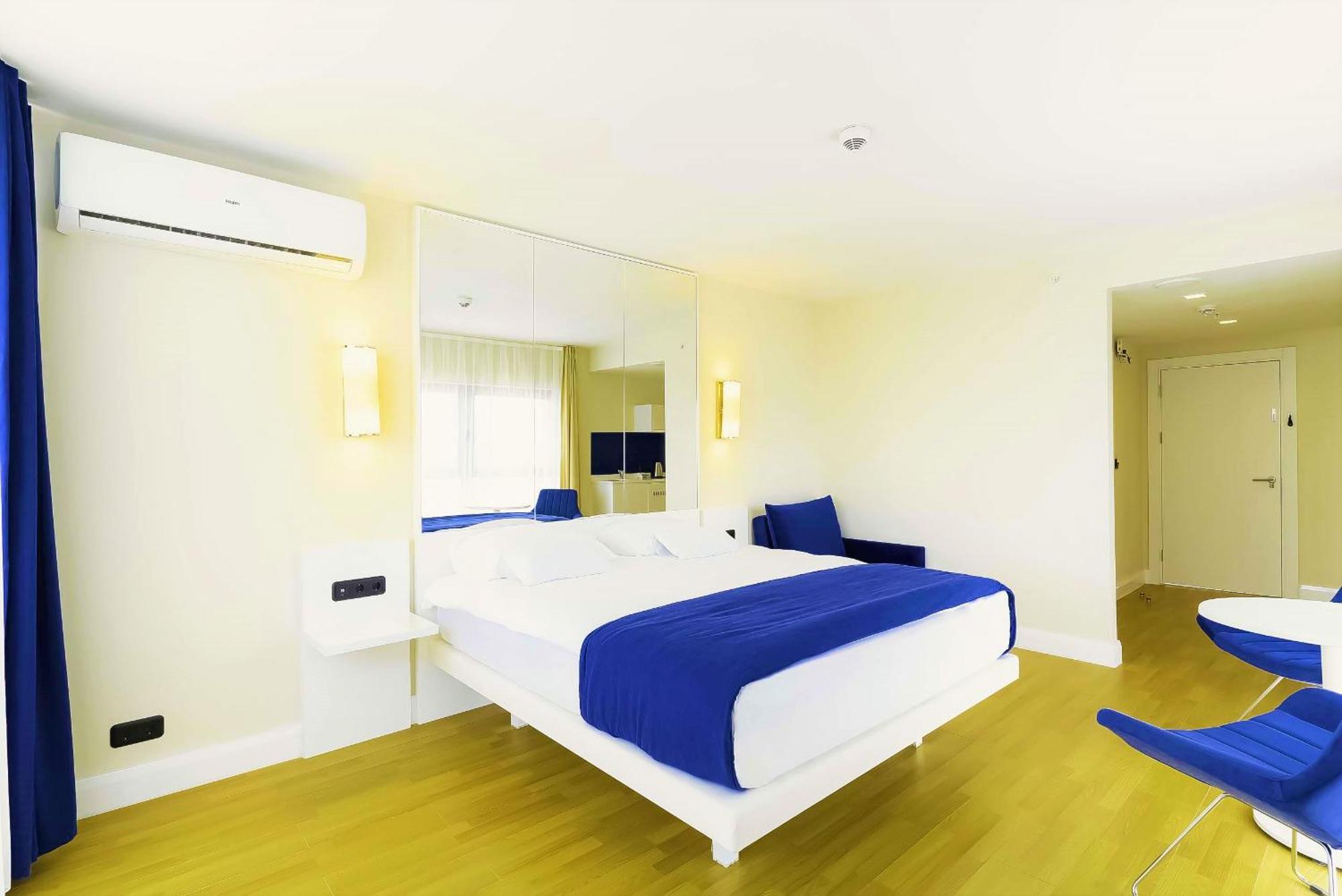 Elegance Sea View Aparthotel In Orbi City Batumi Eksteriør billede